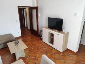 Apartments with parking space Pula - 10429