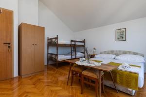 Apartments with parking space Marusici, Omis - 21608