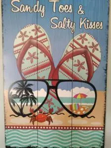 sun, sand & surf, its all across the road - 芒格努伊山