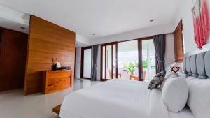 Biệt Thự Có Hồ Bơi Riêng (Villa with Private Pool)