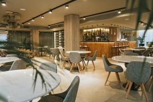 Howard Johnson Plaza La Ribera