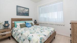 Town Centre & Beach At Your Door Step