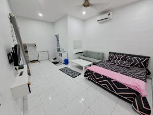 Esah Best INN