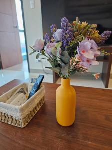 One Uptown BGC Modern & Spacious, Great Location, 200mbps & washer