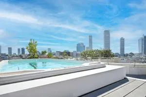 The Lounge Pool By HolyGuest - Giv‘atayim