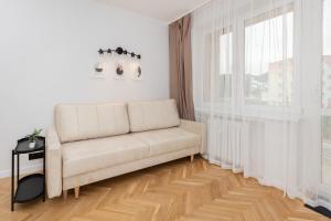 Nature & Bright Apartment Gdynia Centre by Renters