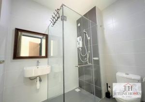 Melaka {Nova8 Suite} City-View 4Pax WIFItv-box