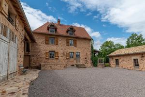 Maisons de vacances Colombier - Charmante maison avec jardin : Maison 3 Chambres