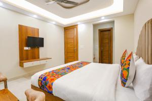 FabHotel Raahi Retreat - Nr Star Mall & 32nd Avenue