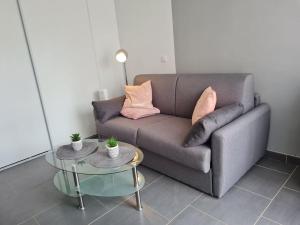 Appartements studio neuf avec terrasse : photos des chambres