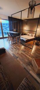 The World Apartament II