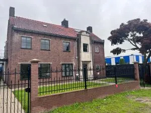 Kess Maison, Gehele villa met SAUNA en dakterras Enschede - 恩斯赫德