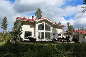 Omakotitalo Vierumäellä X A house near Vierumäki sports center - 4hvězdičkové hotely ve městě Heinola