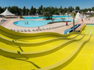 Campings BUNGALOW LUXE MAZET ROYAL carabasse Vias plage ACCES proximite PISCINE : photos des chambres