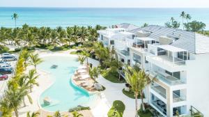 Aqua Esmeralda Luxury Beach Front Apartment