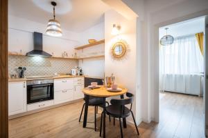 Boho Chic Escape - Hypercenter