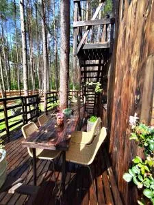 Leśny domek w stylu scandi z jacuzzi nad jeziorem Kaszuby - Grzybowski Młyn