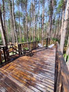 Leśny domek w stylu scandi z jacuzzi nad jeziorem Kaszuby