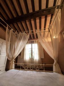 ISA-Residence with swimming-pool in Monteverdi Marittimo