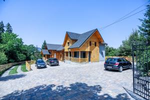 PENSIUNEA IZABELLA, Vila Cocket