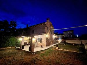 Kuća Capadinka - experience life of locals