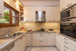 The backyard- Κατοικία στην Αγριά, Βόλου