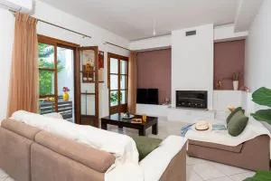 The backyard- Κατοικία στην Αγριά, Βόλου - 阿格里亚