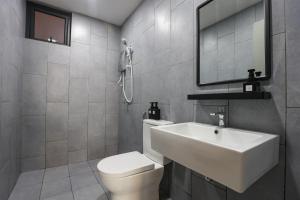 Lovely 3-bedroom w pool 7 pax - Jalan Cheras