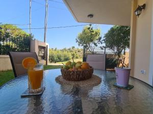 Philoxenia Home Oropos Just Moments from the Sea