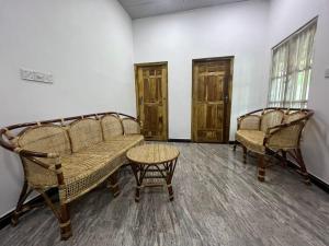 Aara Holiday Home