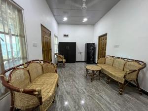 Aara Holiday Home