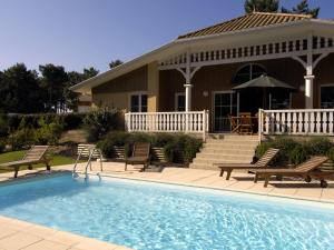 Villas Luxurious villa with a fire place at 2 km from the sea : photos des chambres