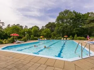 Modern holiday home at the edge of the forest - 马尔克洛