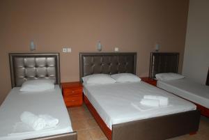 John & Eve Hotel Olympos Greece