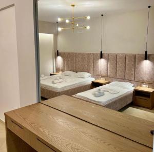 Deluxe Family Suite room in Karos Hotel Llaman