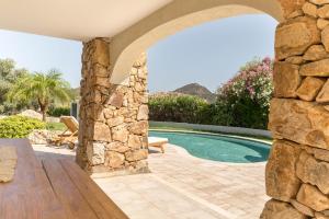 Villa Mandorlo a soli 500 mt dal mare con piscina privata e vista mare