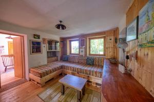 Cottage surrounded by forests - The Sunny Hill