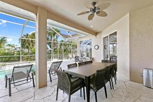 Mile From Beach Access, Spacious and Redone, Heated Pool