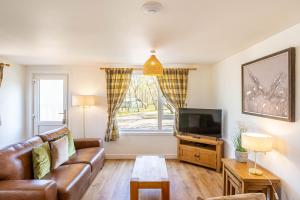 Gorse Lodge 9 with Hot Tub