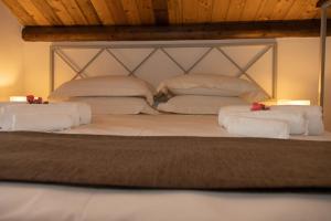 Villa Tatai Country House by Dimore Trinacria