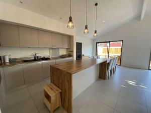 Villas LUTZY Maison moderne au calme piscine : photos des chambres