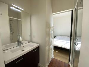 Villas LUTZY Maison moderne au calme piscine : photos des chambres