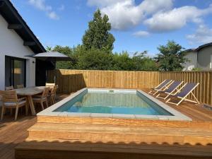 Villas LUTZY Maison moderne au calme piscine : photos des chambres