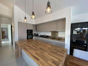 Villas LUTZY Maison moderne au calme piscine : photos des chambres