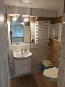 Pokoje Gościnne "Adam"