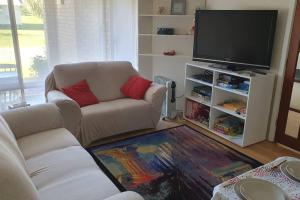 Beautiful Falcon Bay - B & B Accommodation