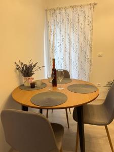 Apartment A & N with FREE private parking