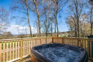 Heather Lodge 1 with Hot Tub - Belladrum