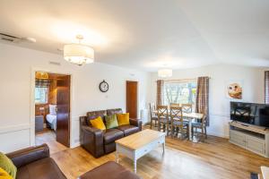 Heather Lodge 1 with Hot Tub