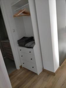 Piso recién reformado con balcón